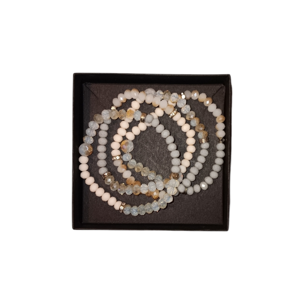 NWOT Beaded Double Layer Necklace and 4pc Stretch Bracelet Set - Picture 5 of 9